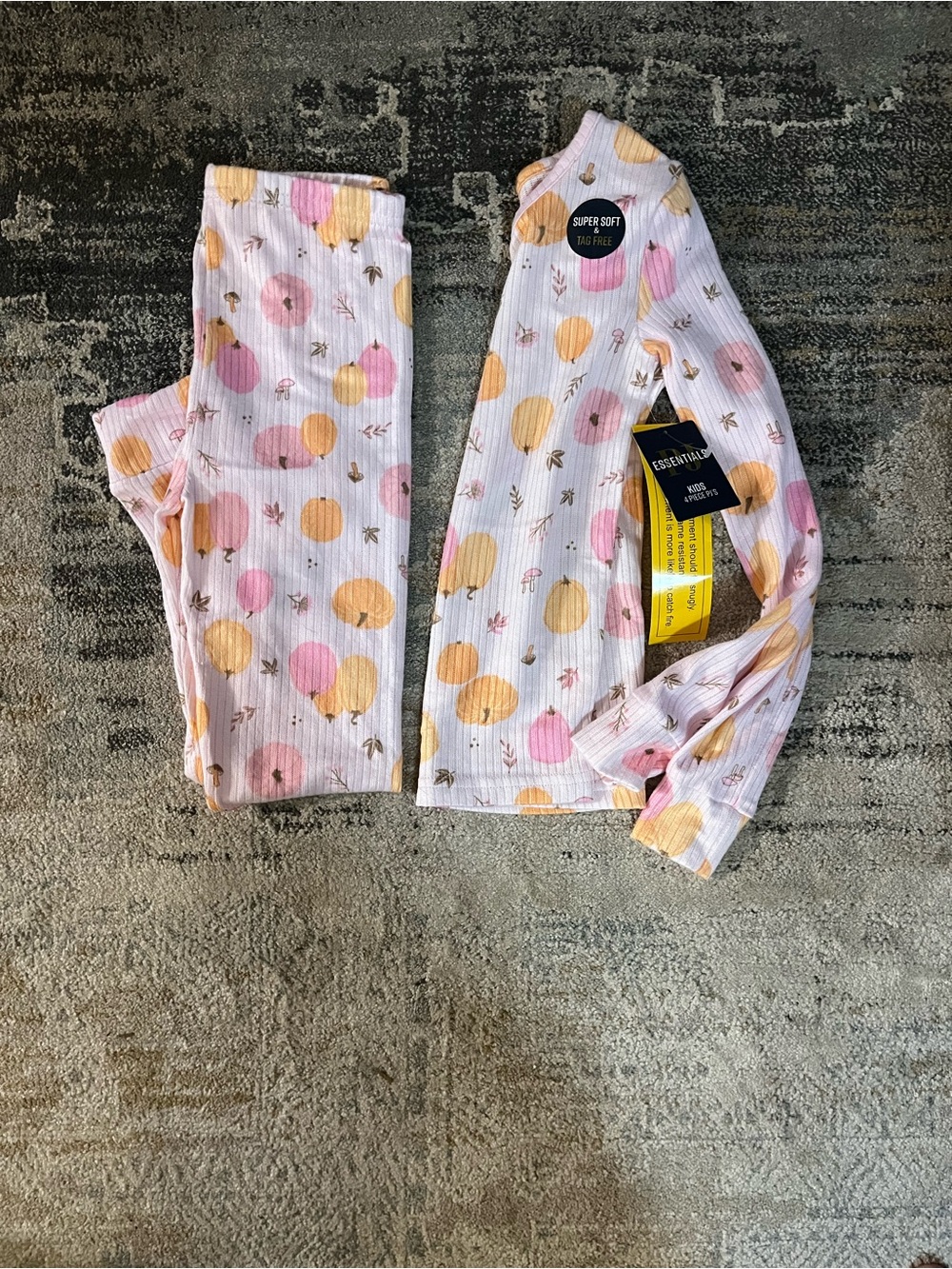 Girls size 6 Pink Pajamas Set - 2 pairs